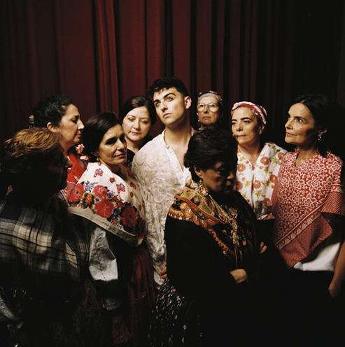 JUANJO BONA LANZA SU NUEVO SINGLE 'MIS TIAS'